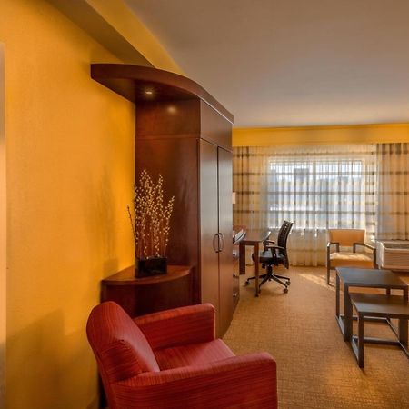 Courtyard By Marriott Charleston Downtown/Civic Center Exterior foto