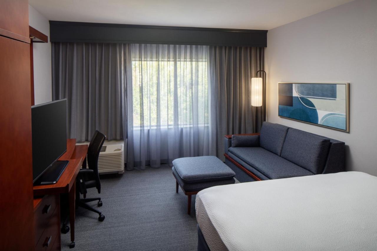 Courtyard By Marriott Charleston Downtown/Civic Center Exterior foto