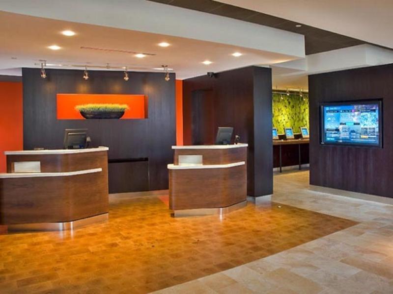 Courtyard By Marriott Charleston Downtown/Civic Center Exterior foto