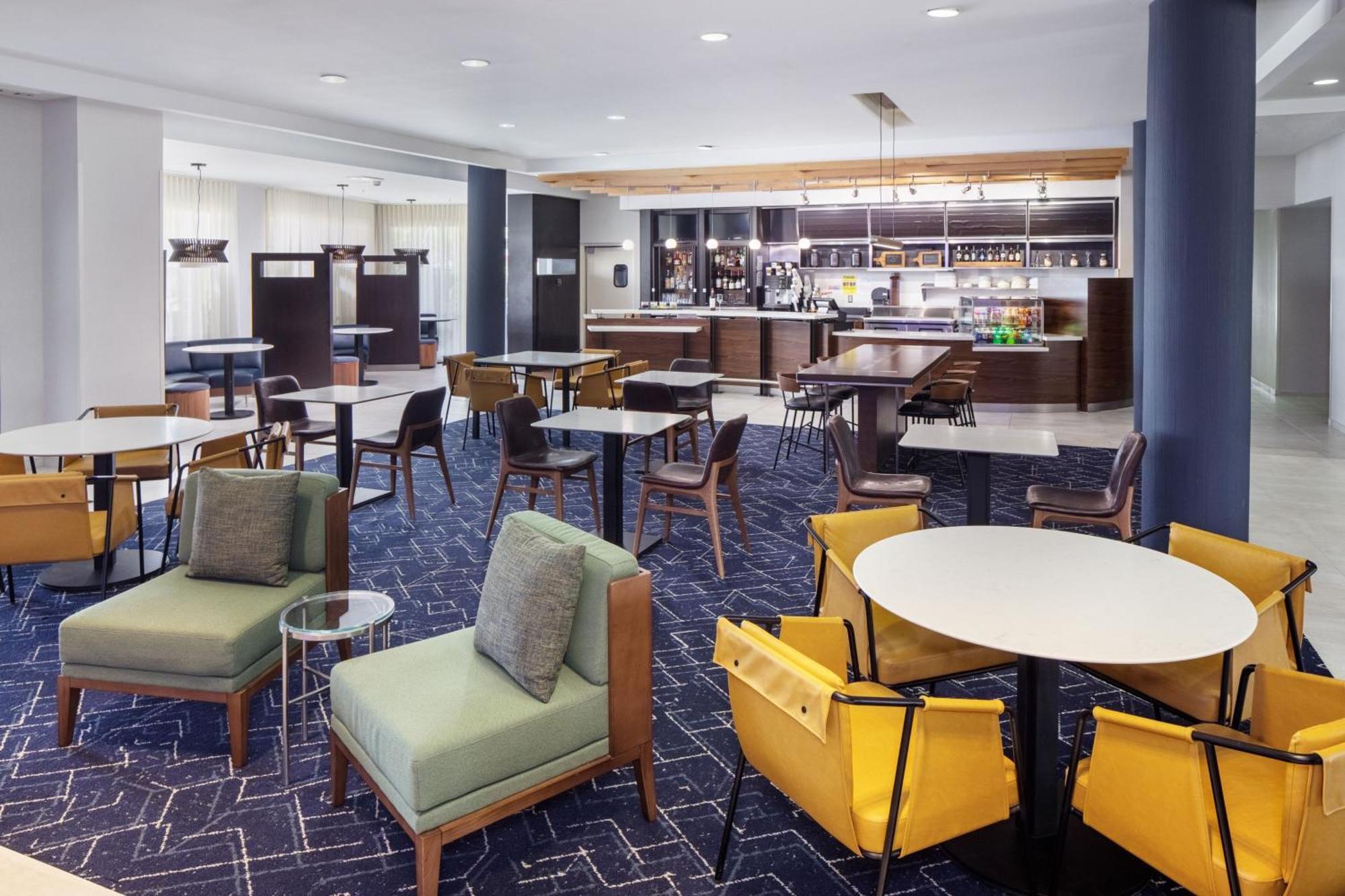 Courtyard By Marriott Charleston Downtown/Civic Center Exterior foto