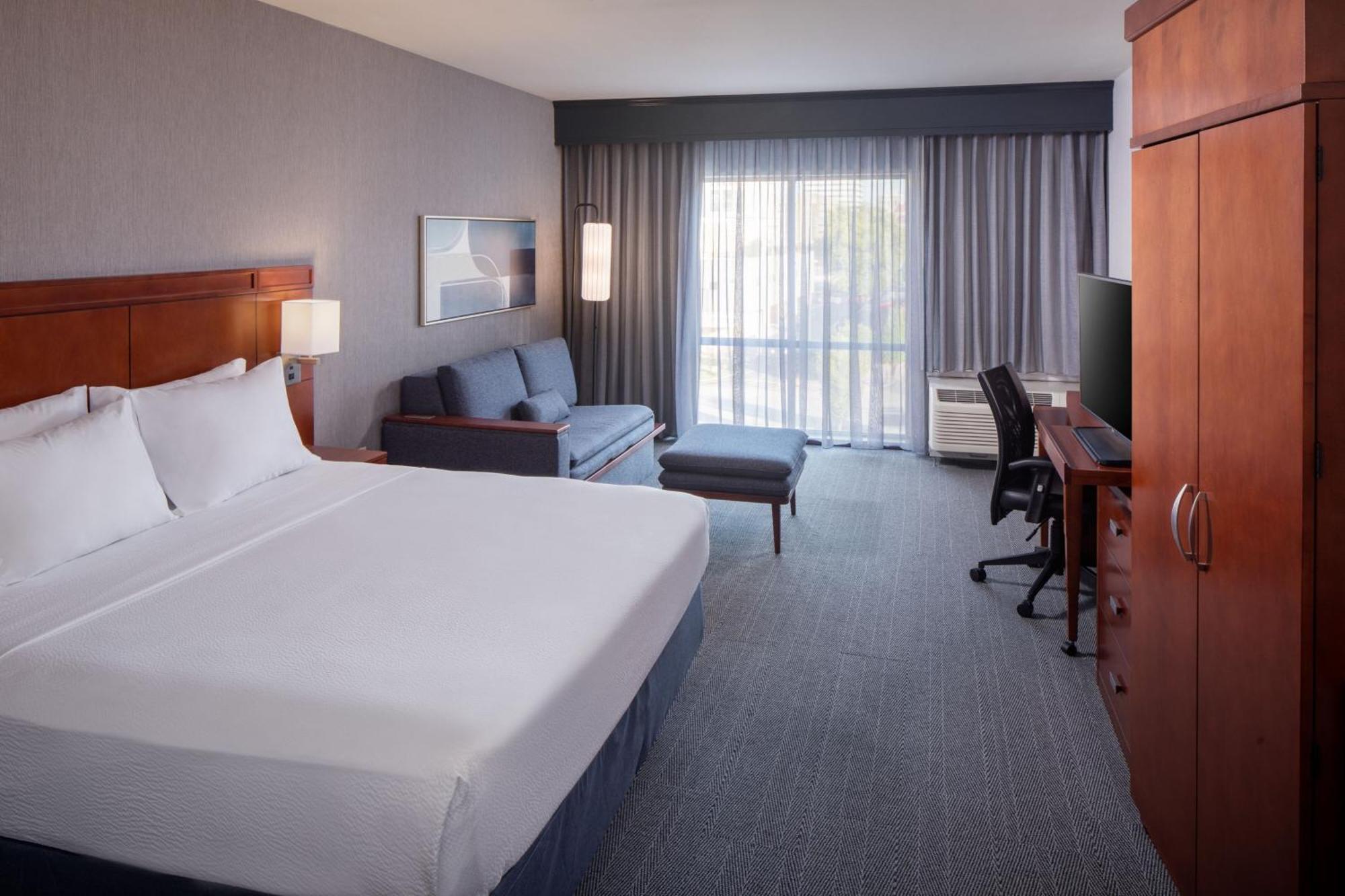 Courtyard By Marriott Charleston Downtown/Civic Center Exterior foto