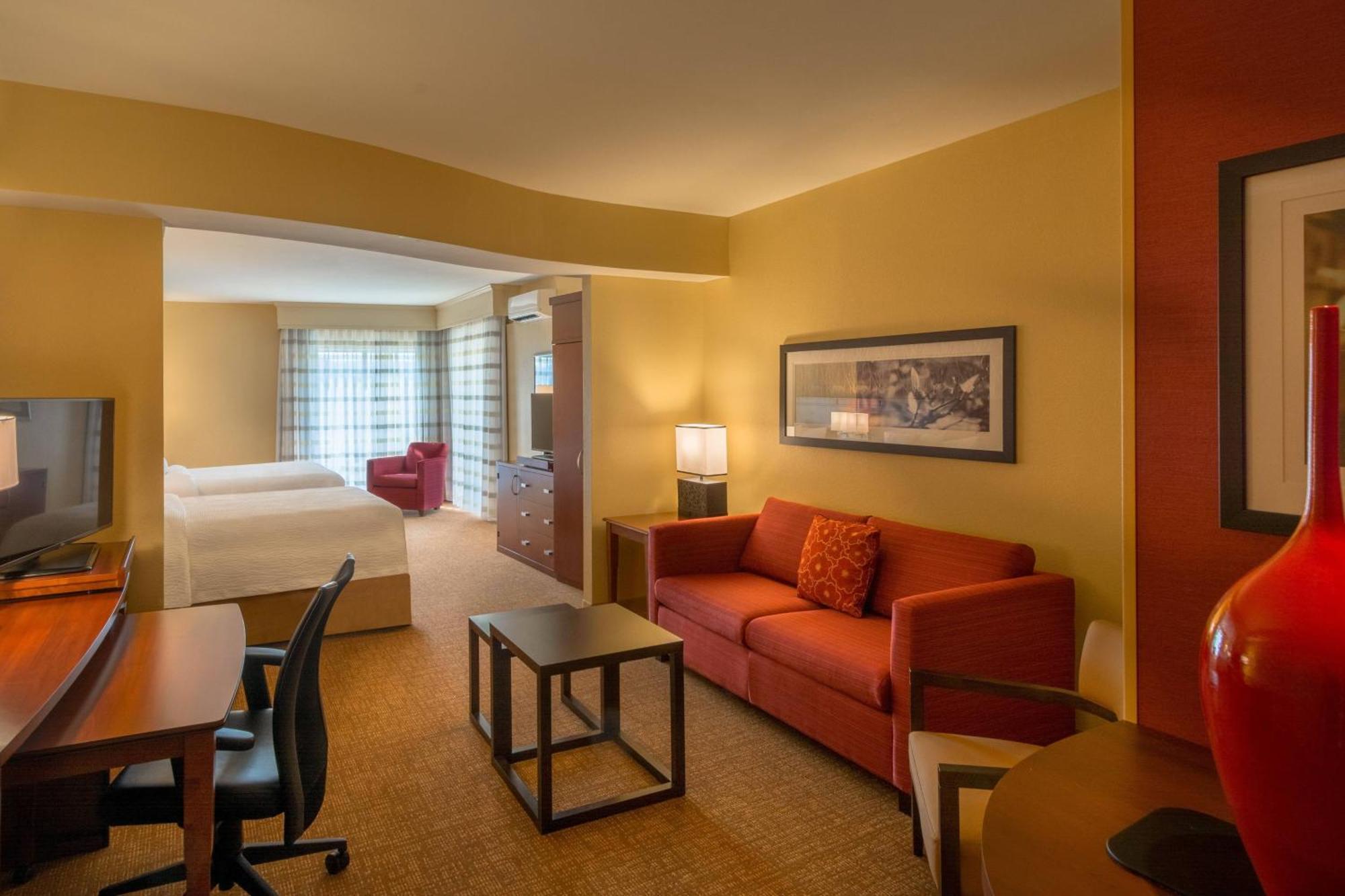 Courtyard By Marriott Charleston Downtown/Civic Center Exterior foto