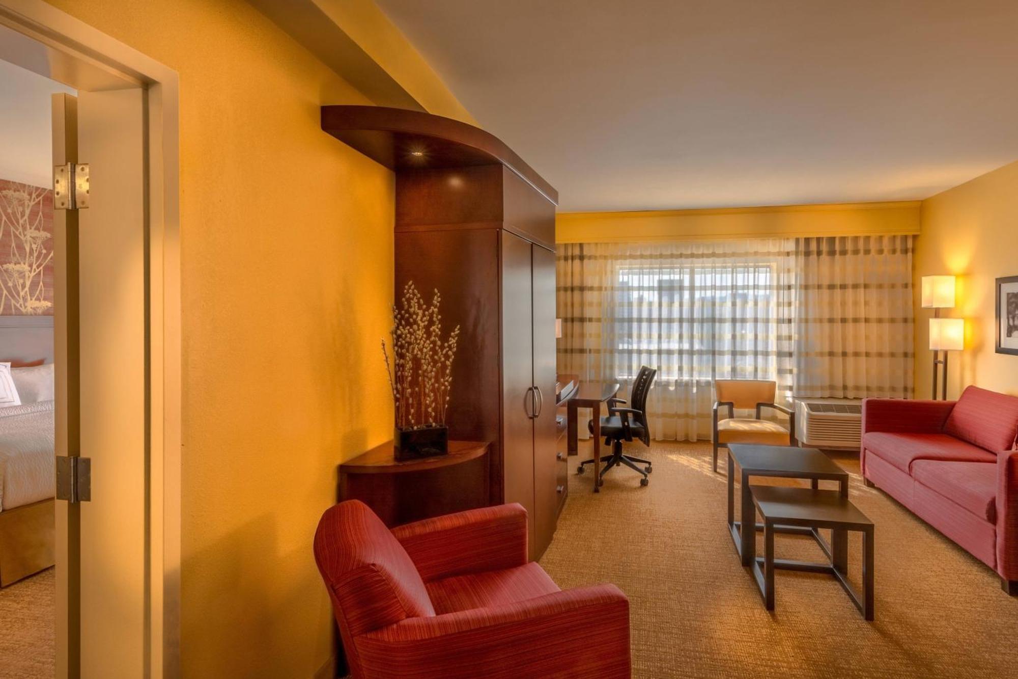 Courtyard By Marriott Charleston Downtown/Civic Center Exterior foto