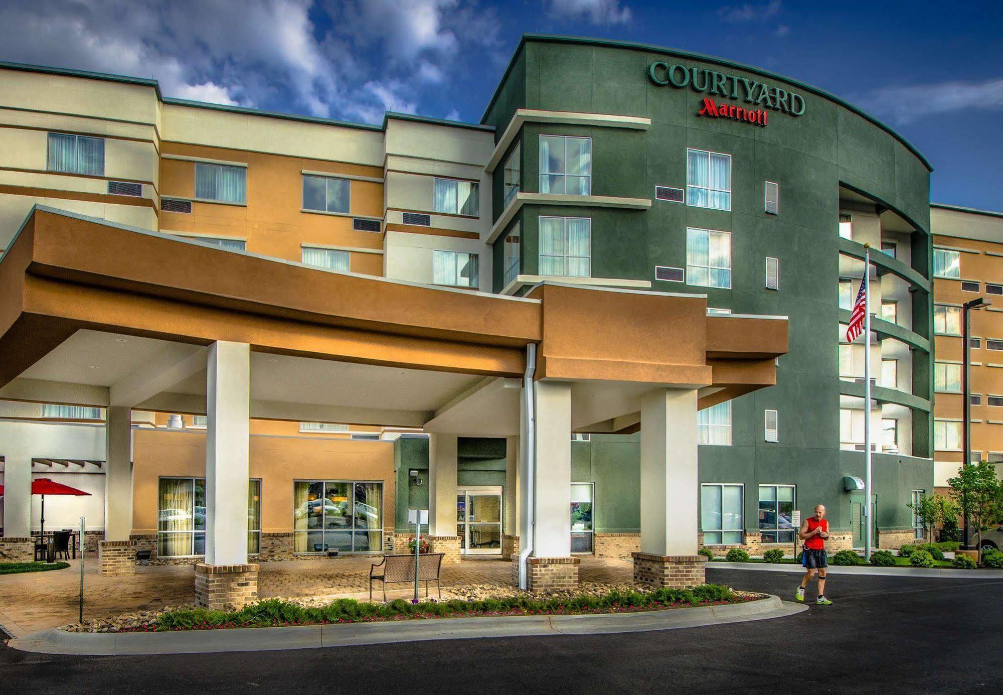 Courtyard By Marriott Charleston Downtown/Civic Center Exterior foto