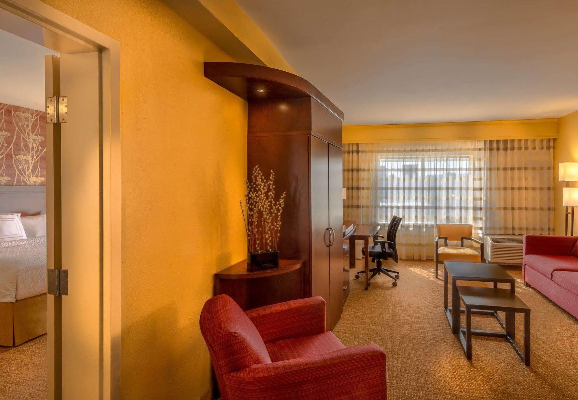 Courtyard By Marriott Charleston Downtown/Civic Center Exterior foto